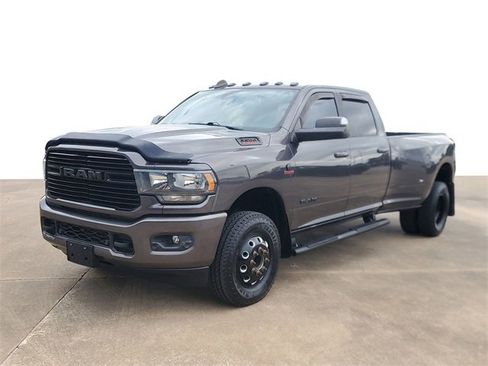 Used 2020 RAM 3500 Big Horn w/ Night Edition image 2
