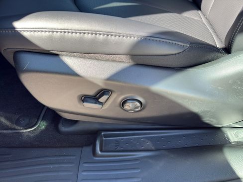 New 2026 Chrysler Voyager LX FWD image 15