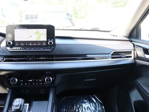 Used 2024 Mitsubishi Outlander AWD image 20