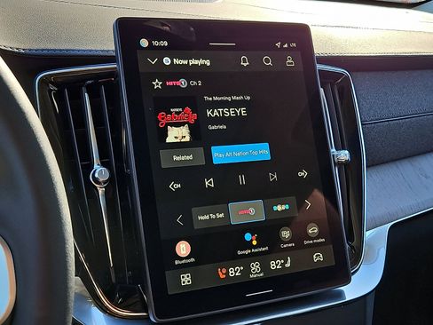 New 2026 Volvo XC90 B6 Ultra w/ Protection Package AWD/4WD image 16