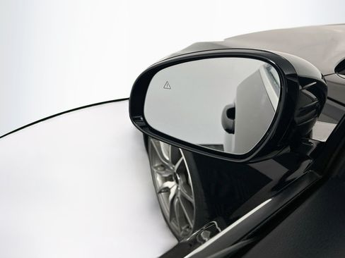 Used 2025 Genesis G70 2.5T RWD image 16