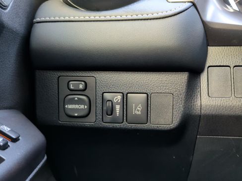 Used 2018 Toyota RAV4 XLE w/ Plus Extra Value Package FWD image 22