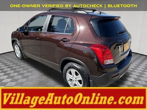 Used 2016 Chevrolet Trax LT w/ LT Convenience Package FWD image 2