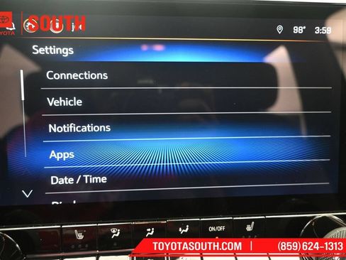 Used 2024 Chevrolet Colorado ZR2 w/ Technology Package AWD/4WD image 26