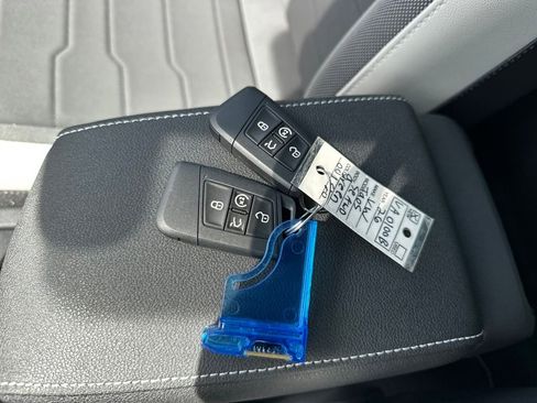 New 2026 Volkswagen Taos SE image 26