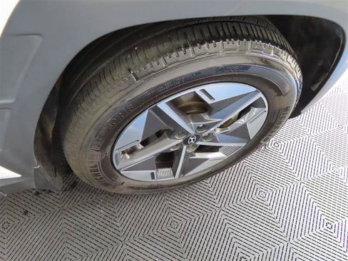 Used 2025 Hyundai Tucson SEL FWD image 9