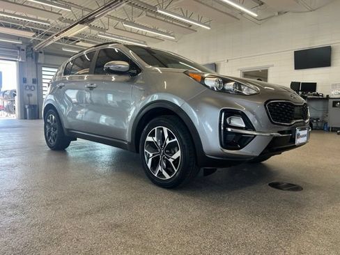 Used 2022 Kia Sportage EX w/ EX Technology Package AWD/4WD image 3