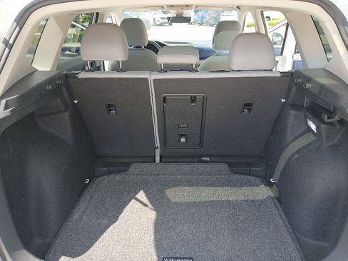 Certified 2024 Volkswagen Taos SE FWD image 18