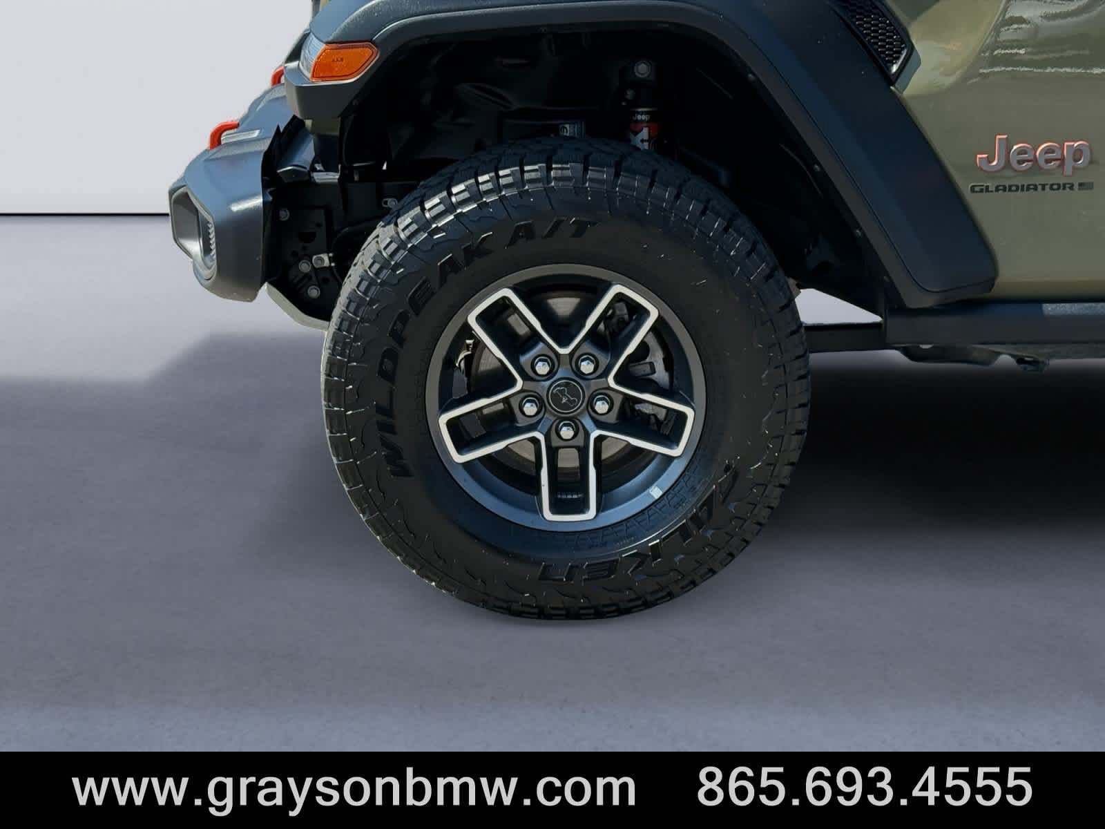 Used 2026 Jeep Gladiator Mojave AWD/4WD image 9