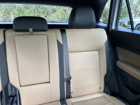 Used 2022 Volkswagen Atlas Cross Sport SE image 13