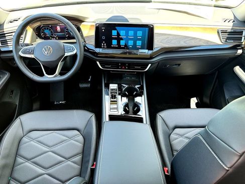 New 2026 Volkswagen Atlas SE FWD image 20
