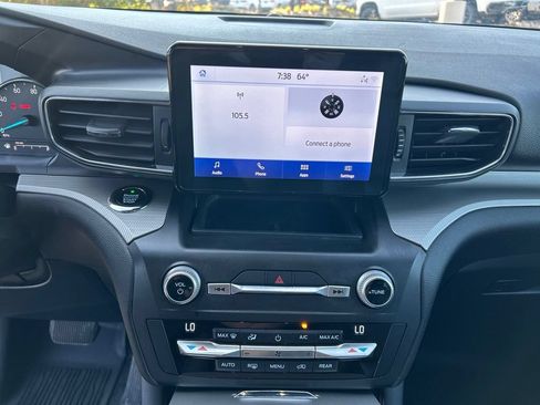Used 2020 Ford Explorer XLT w/ Equipment Group 202A AWD/4WD image 21