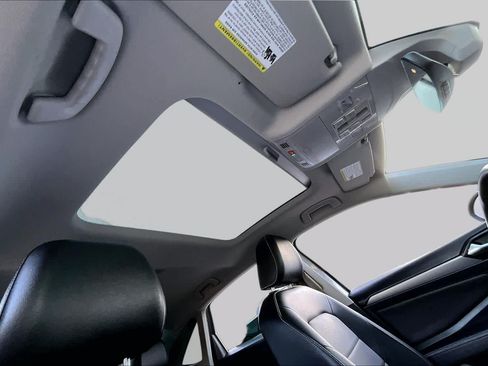 Used 2023 Volkswagen Jetta SE w/ Panoramic Sunroof Package FWD image 14