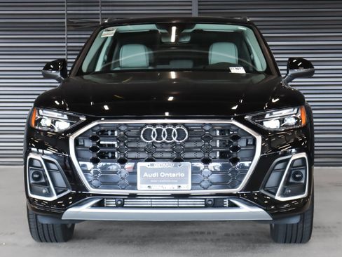 Used 2024 Audi Q5 e Premium w/ Convenience Package image 13