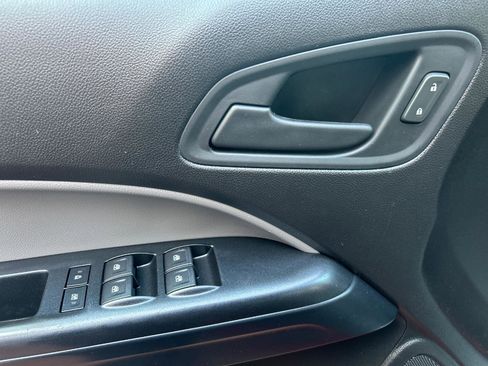 Used 2017 Chevrolet Colorado W/T image 10