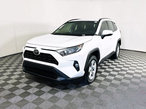 Used 2021 Toyota RAV4 XLE FWD image 7