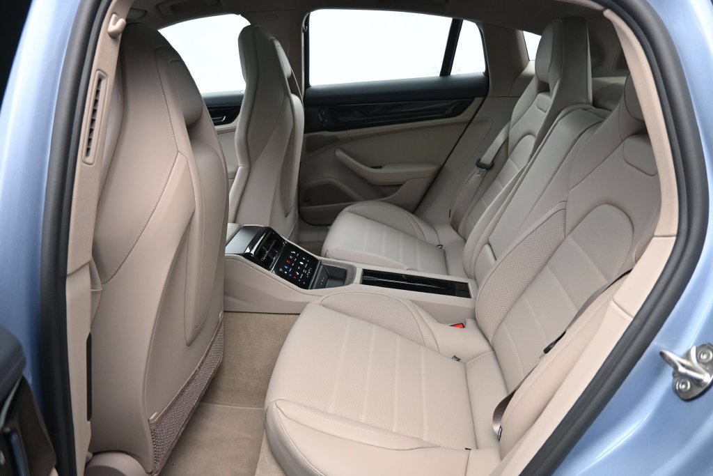 Certified 2026 Porsche Panamera RWD image 7