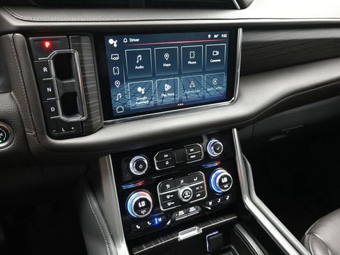 Used 2022 GMC Yukon XL Denali AWD/4WD image 5