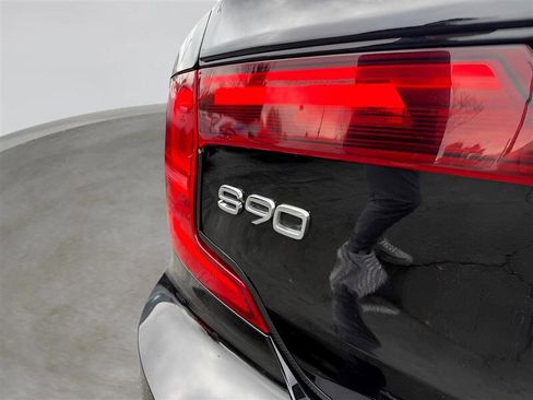 Used 2020 Volvo S90 T6 R-Design image 37