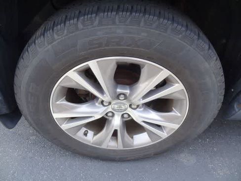 Used 2015 Toyota Highlander Plus AWD/4WD image 10