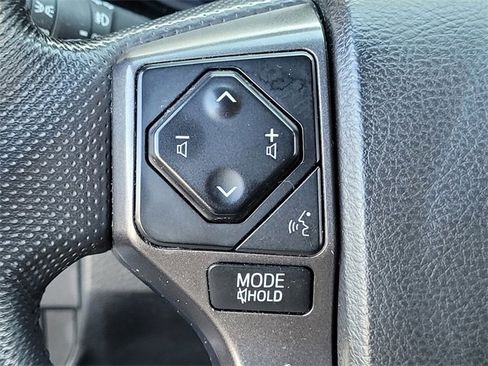 Certified 2022 Toyota Tacoma TRD Off-Road image 29