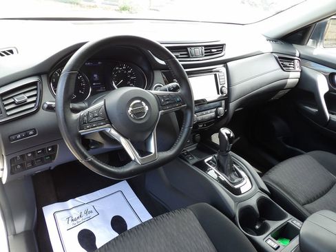 Used 2019 Nissan Rogue SV w/ Sun & Sound Touring Package AWD/4WD image 11
