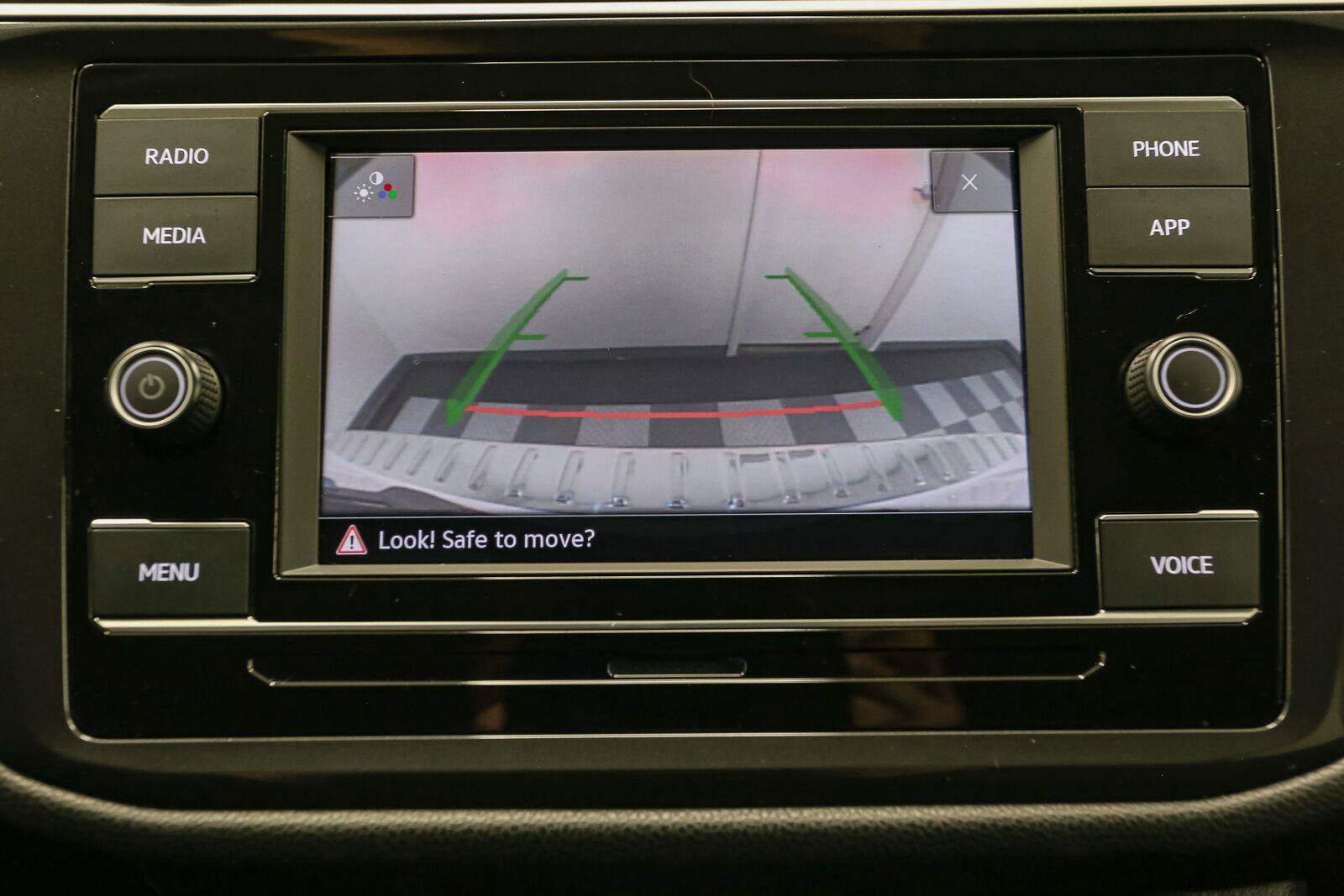 Certified 2024 Volkswagen Tiguan S AWD/4WD image 33
