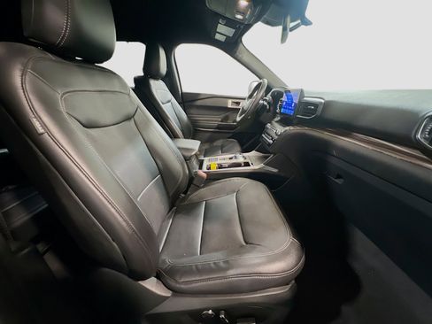 Used 2020 Ford Explorer Limited image 21