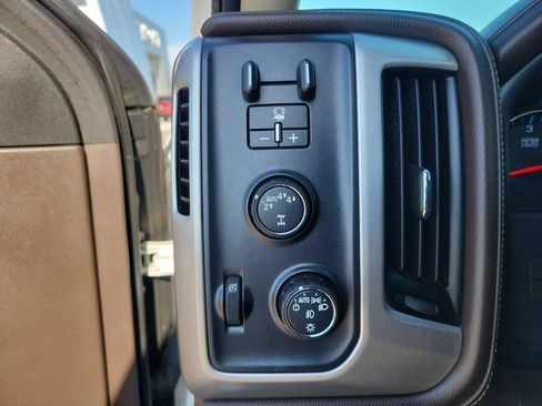 Used 2017 GMC Sierra 1500 SLT w/ SLT Premium Package AWD/4WD image 26