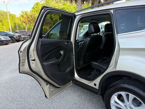 Used 2017 Ford Escape SE w/ SE Leather Comfort Package image 22