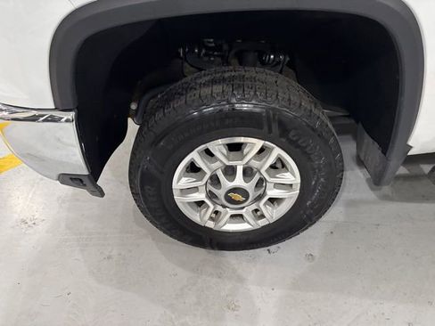 Used 2024 Chevrolet Silverado 2500 LT image 31