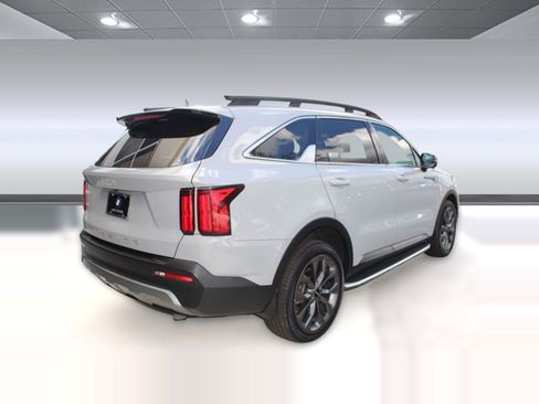 Used 2022 Kia Sorento SX Prestige w/ Rust Color Package image 9