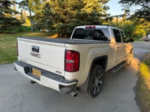 Used 2014 GMC Sierra 1500 SLT w/ All-Terrain Package AWD/4WD image 4