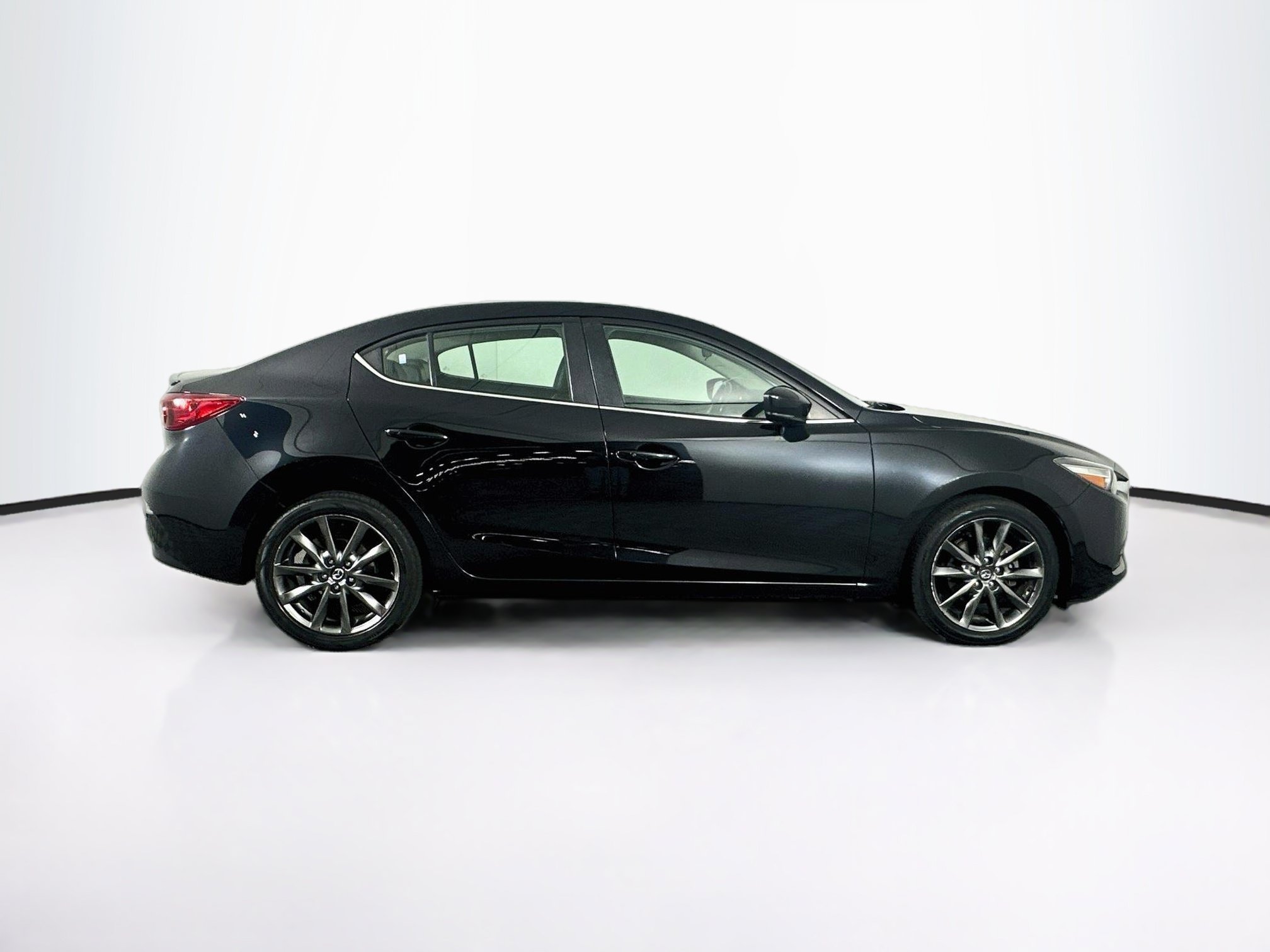 Used 2018 MAZDA MAZDA3 Touring FWD image 10