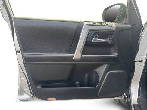 Used 2016 Toyota 4Runner SR5 image 17