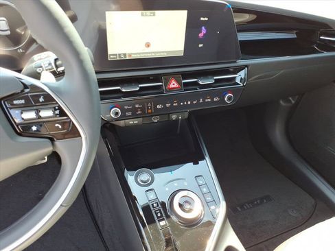 New 2026 Kia Niro Wave w/ Wave Preserve Package image 25