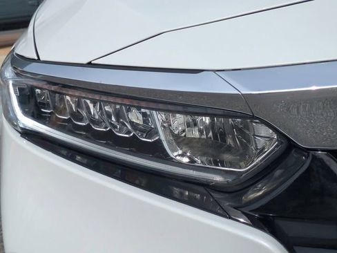 Used 2018 Honda Accord LX image 10