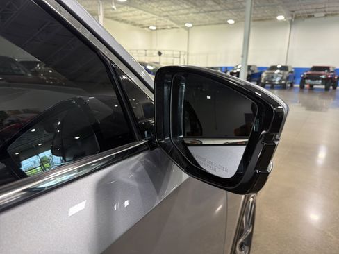 Used 2023 Acura MDX SH-AWD w/ Technology Package image 14