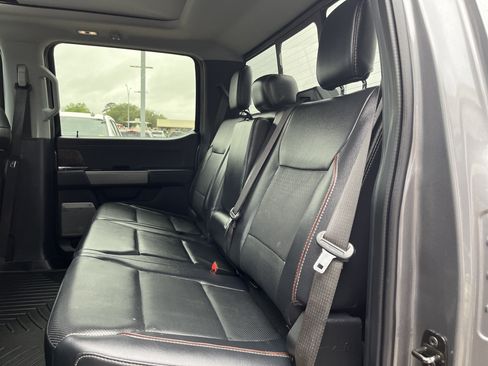 Used 2024 Ford F250 Lariat w/ Black Appearance Package image 12