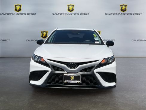Used 2021 Toyota Camry SE FWD image 2