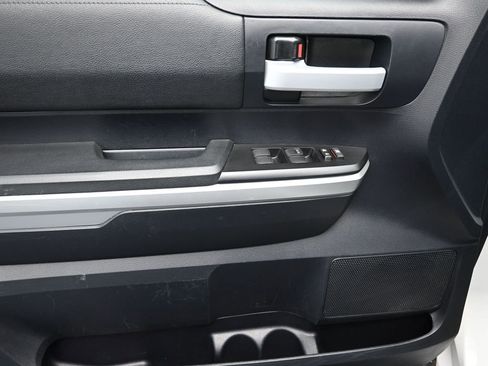 Used 2016 Toyota Tundra SR5 image 16