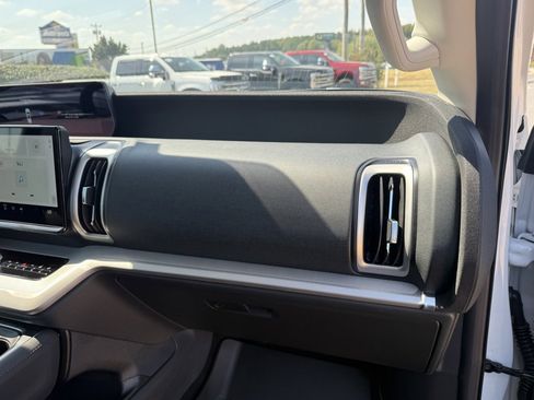 New 2025 Ford Expedition Max Active image 39