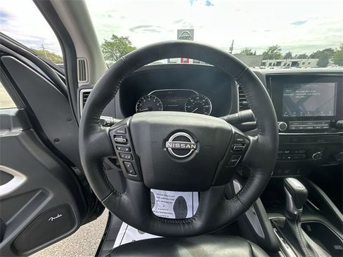 Certified 2024 Nissan Frontier SL image 18