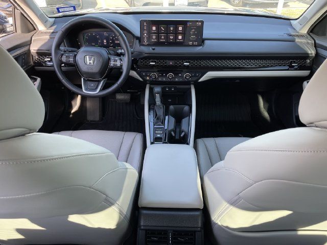 Used 2025 Honda Accord Touring image 10