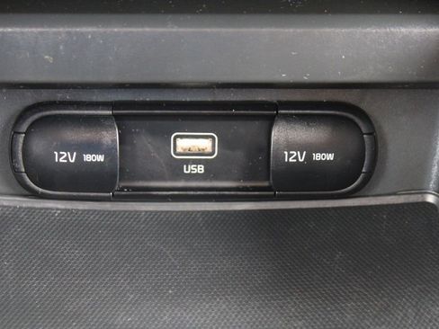 Certified 2025 Kia Soul LX FWD image 33