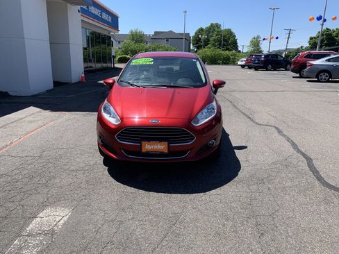 Used 2016 Ford Fiesta Titanium FWD image 2