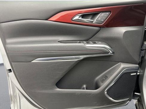 Used 2024 Chevrolet Traverse RS w/ LPO, Floor Liner Package image 9