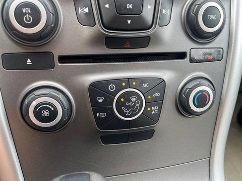 Used 2011 Ford Edge SE image 23