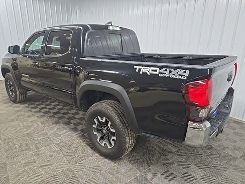 Used 2019 Toyota Tacoma TRD Off-Road image 9