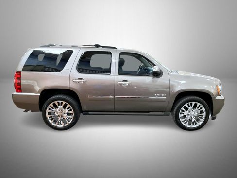 Used 2014 Chevrolet Tahoe LTZ AWD/4WD image 4